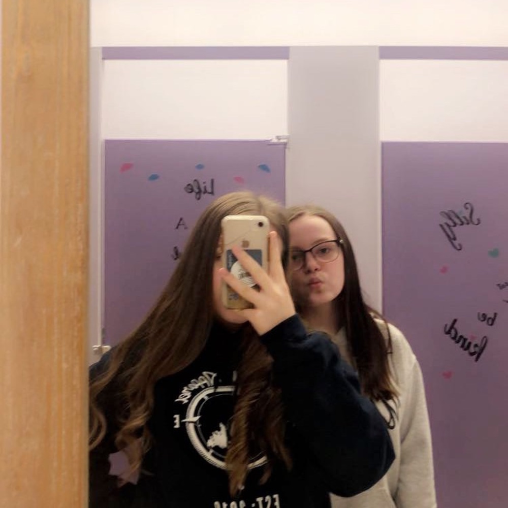 Meet your Posher, Lauren